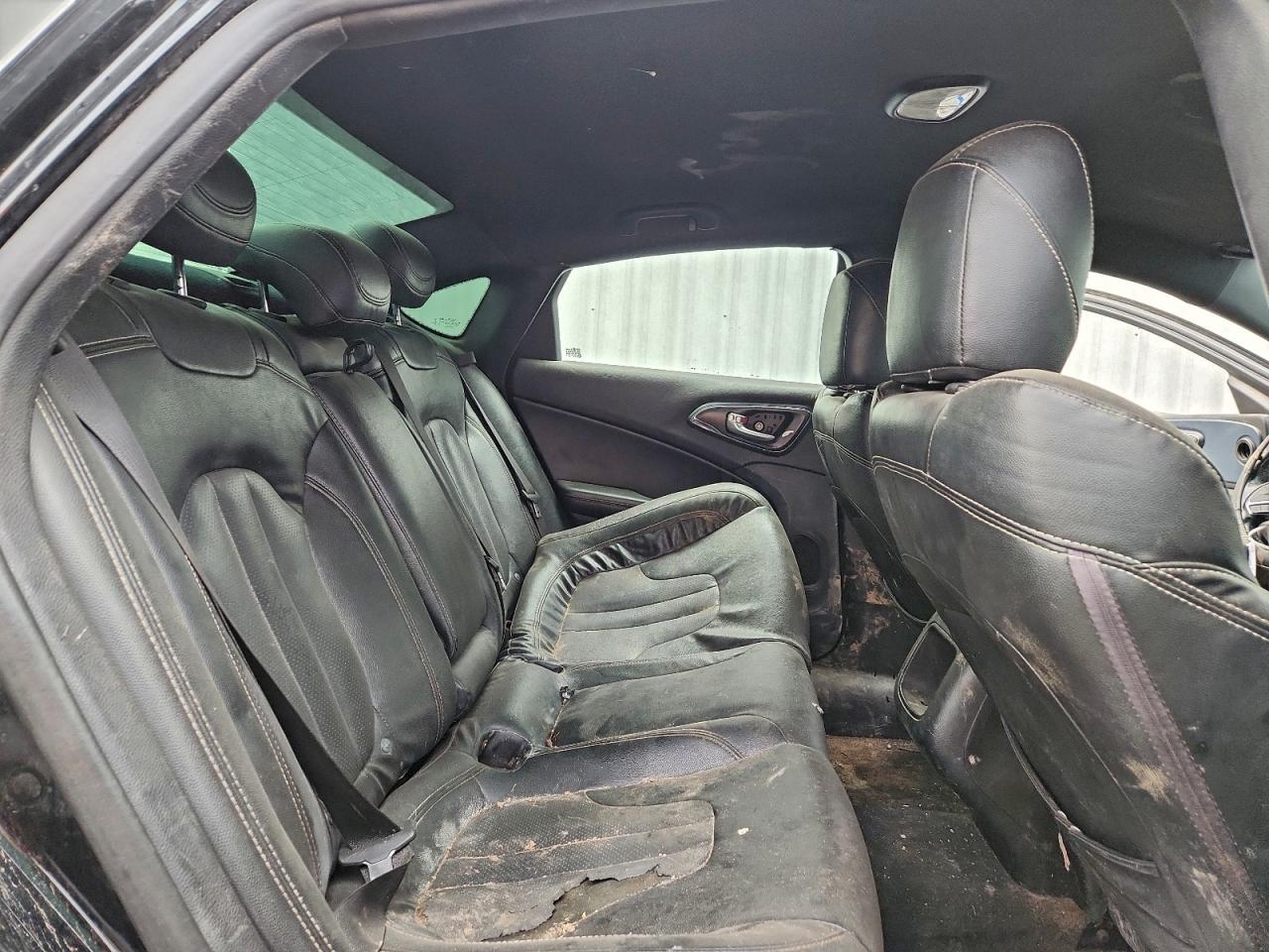 2015 CHRYSLER 200 S photo 19