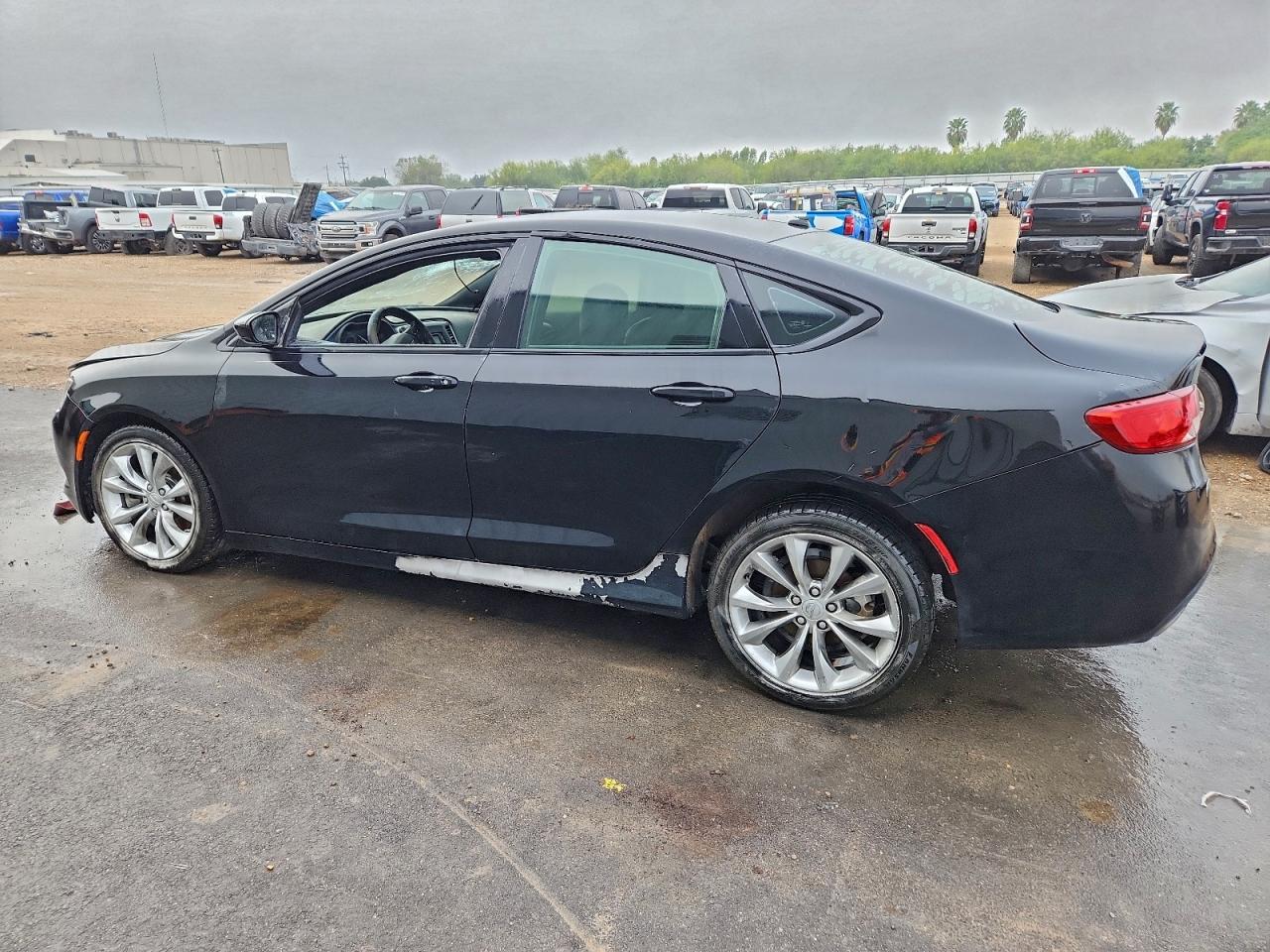 2015 CHRYSLER 200 S photo 3