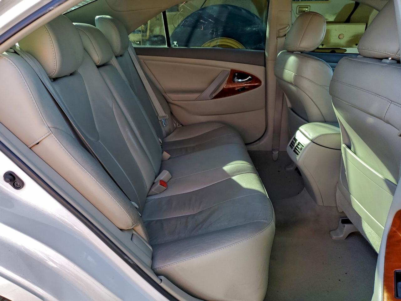 2011 TOYOTA CAMRY SE photo 10