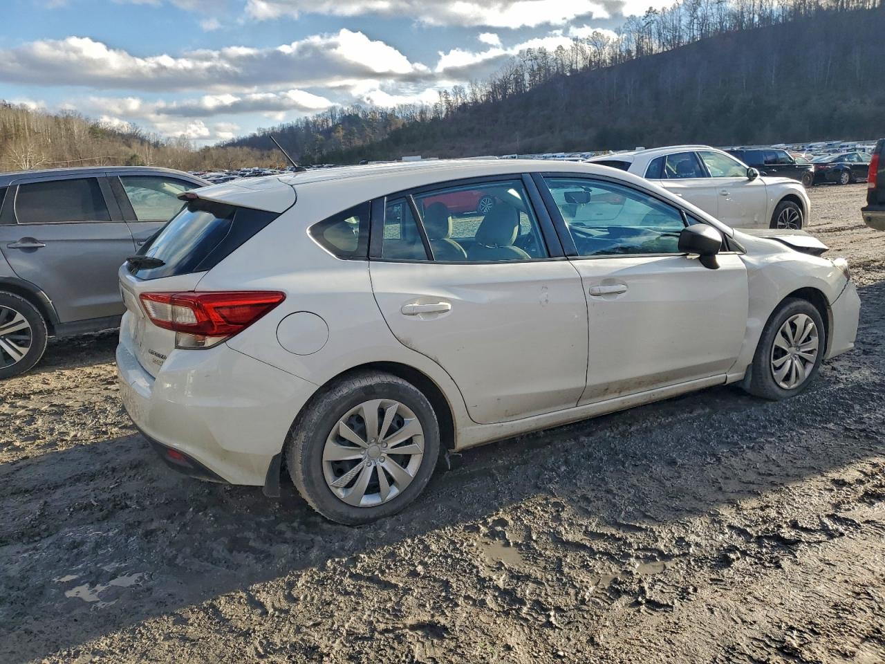 2017 SUBARU IMPREZA photo 3