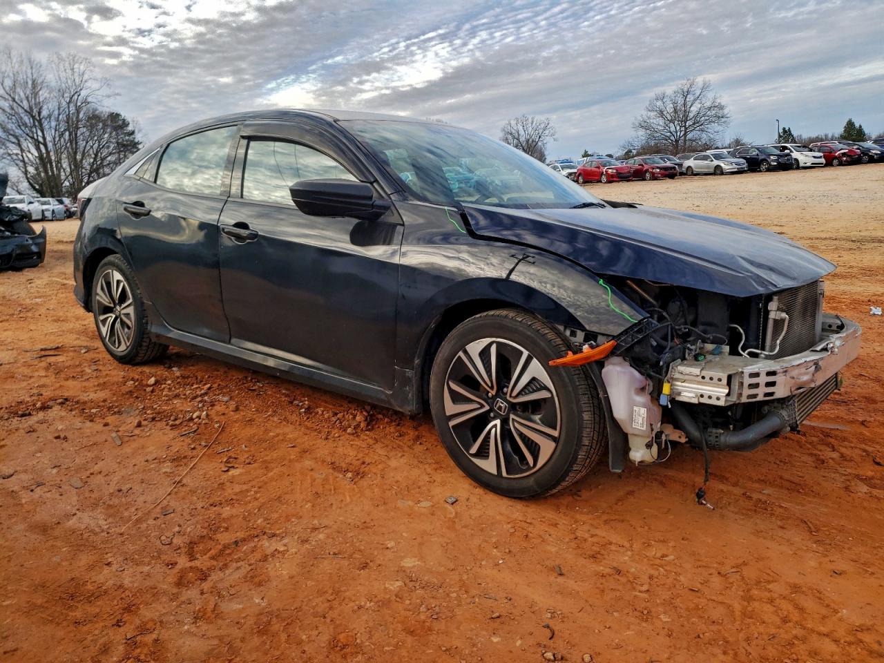 2017 HONDA CIVIC LX photo 4