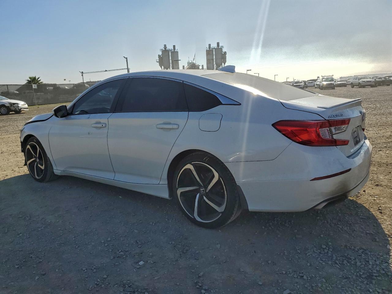 2018 HONDA ACCORD SPORT photo 2