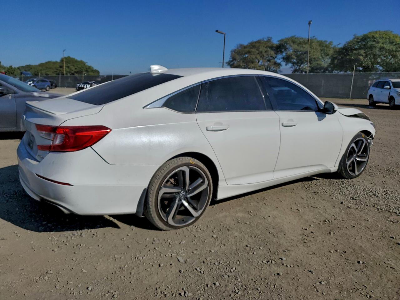 2018 HONDA ACCORD SPORT photo 3