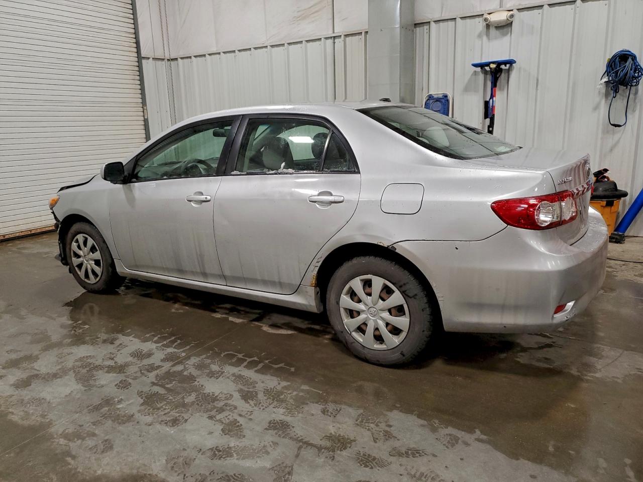 2011 TOYOTA COROLLA BASE photo 2