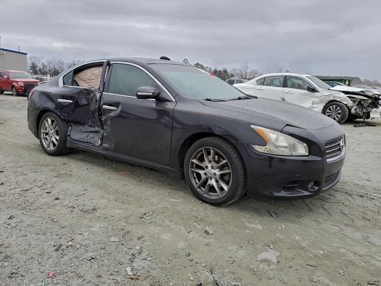 2011 NISSAN MAXIMA S photo 4