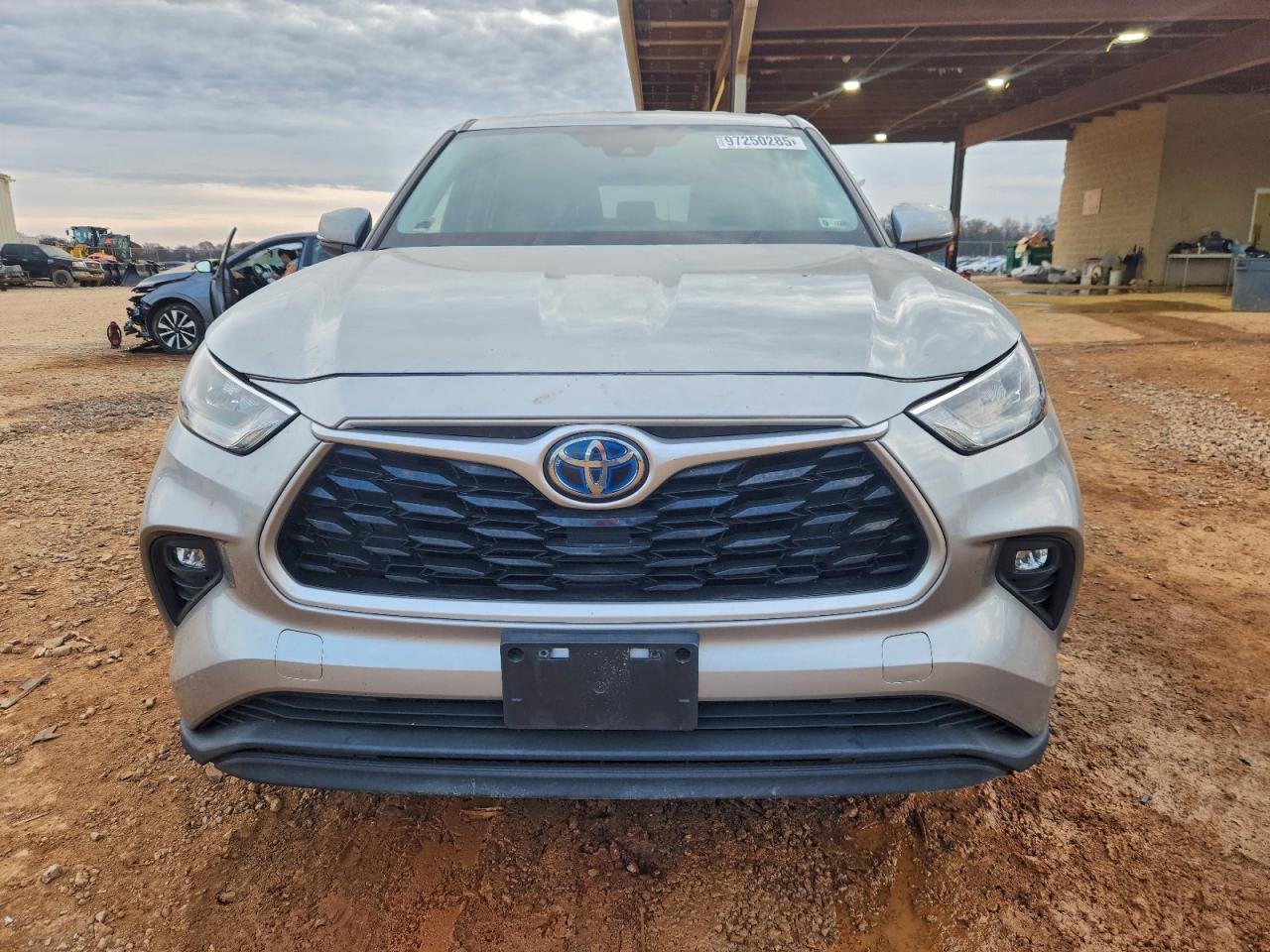 2020 TOYOTA HIGHLANDER HYBRID LE photo 13