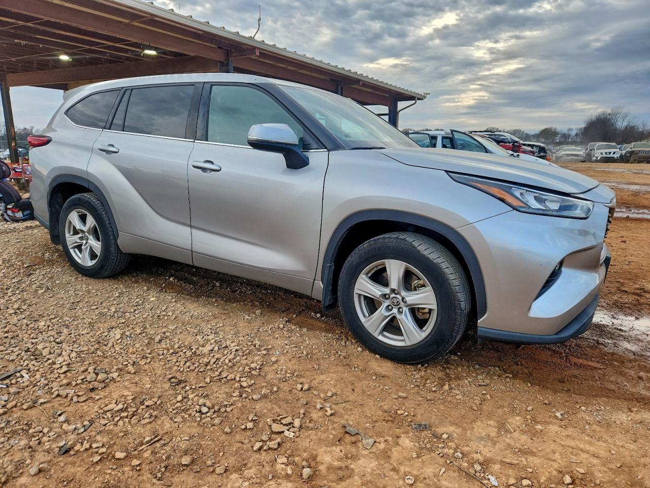 2020 TOYOTA HIGHLANDER HYBRID LE photo 10