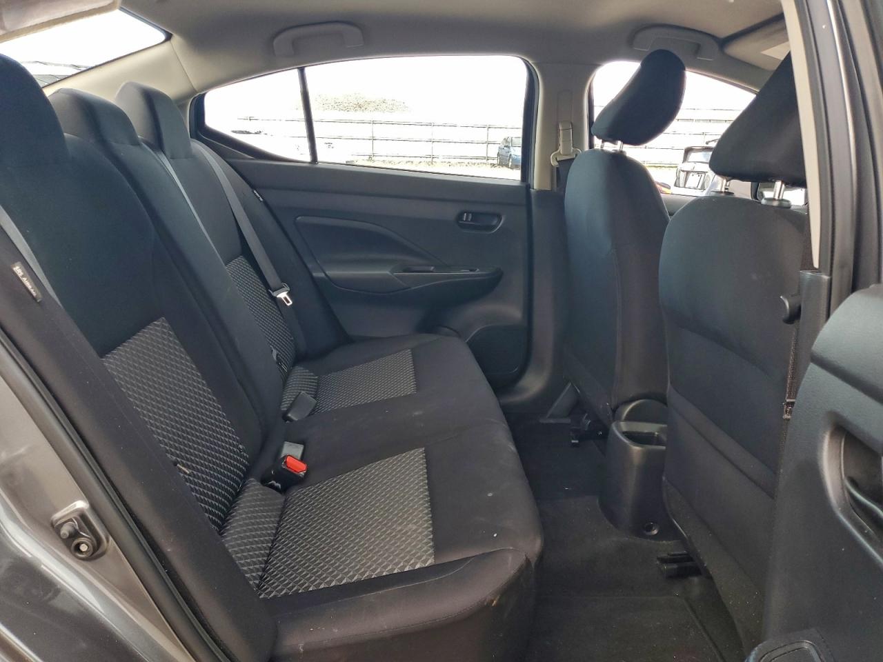 2021 NISSAN VERSA S photo 10