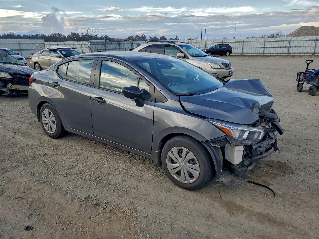 2021 NISSAN VERSA S photo 4