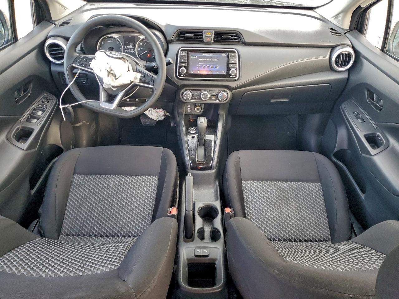 2021 NISSAN VERSA S photo 8