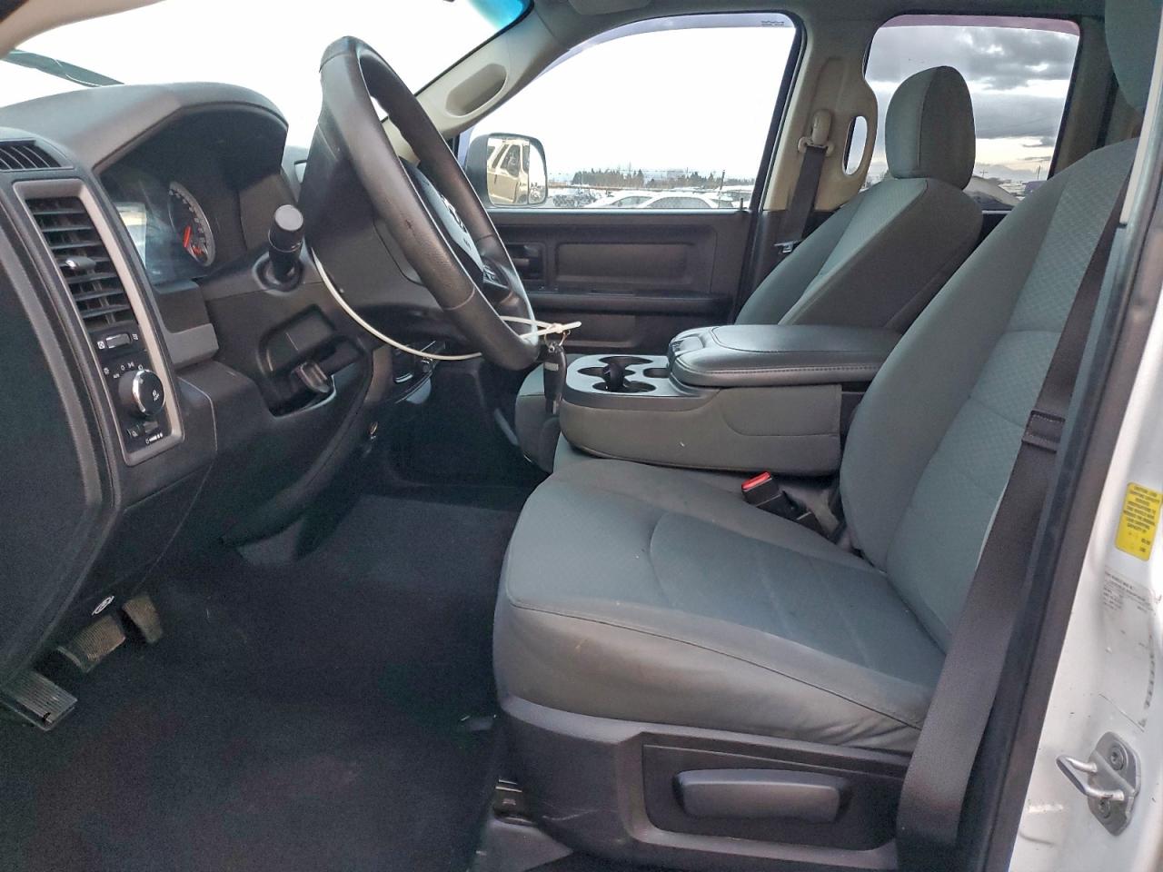 2013 RAM 1500 ST photo 7