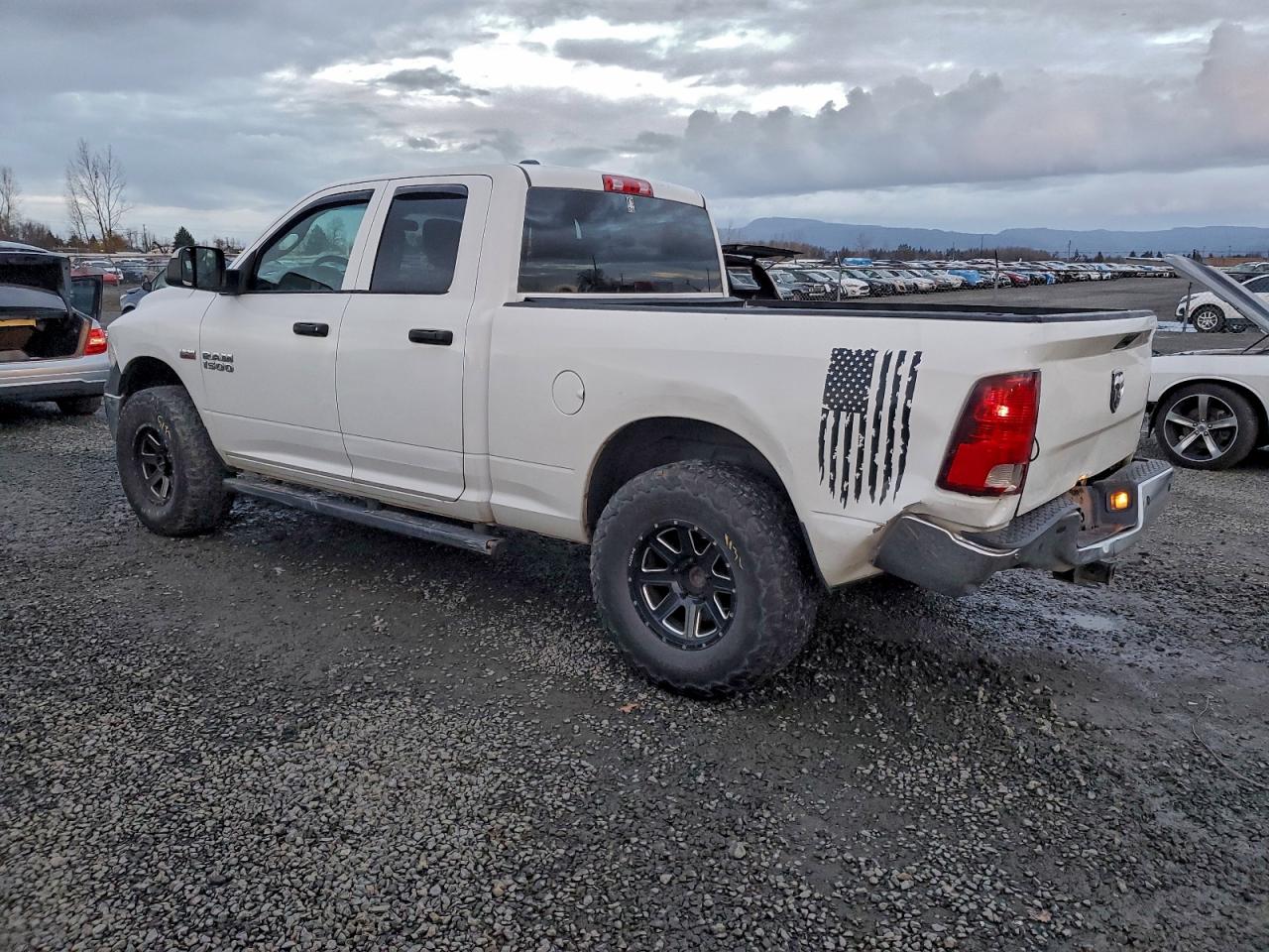 2013 RAM 1500 ST photo 2