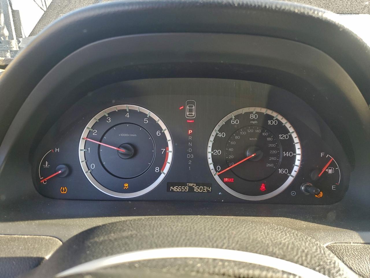 2011 HONDA ACCORD LX photo 9