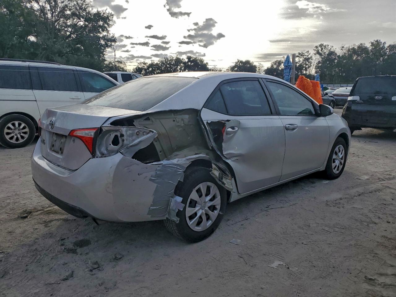 2016 TOYOTA COROLLA L photo 7