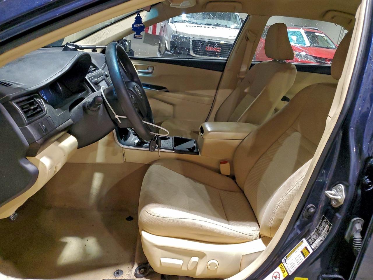 2017 TOYOTA CAMRY LE photo 19