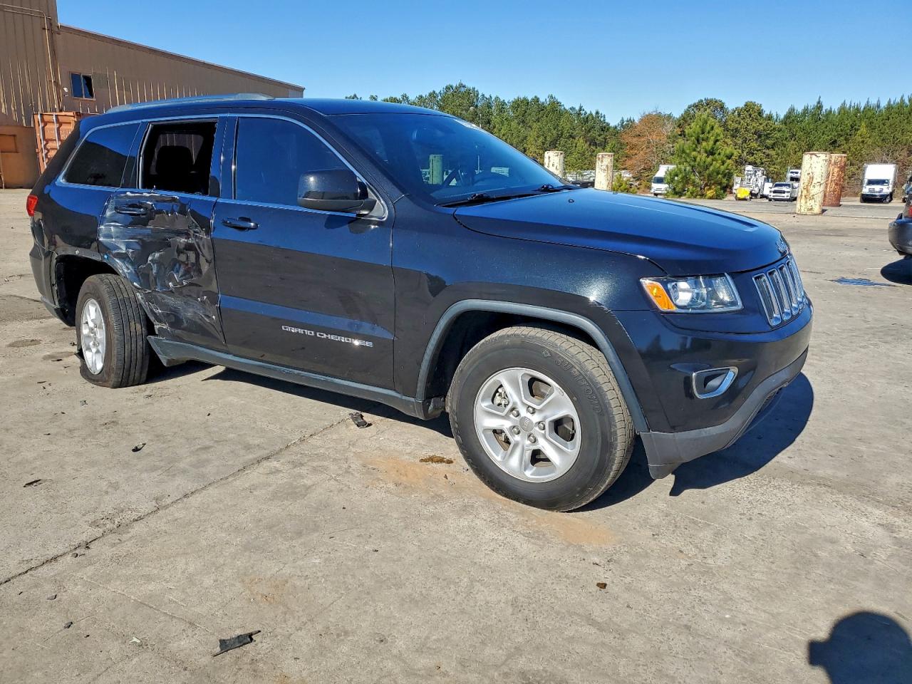 2015 JEEP GRAND CHEROKEE LAREDO photo 4
