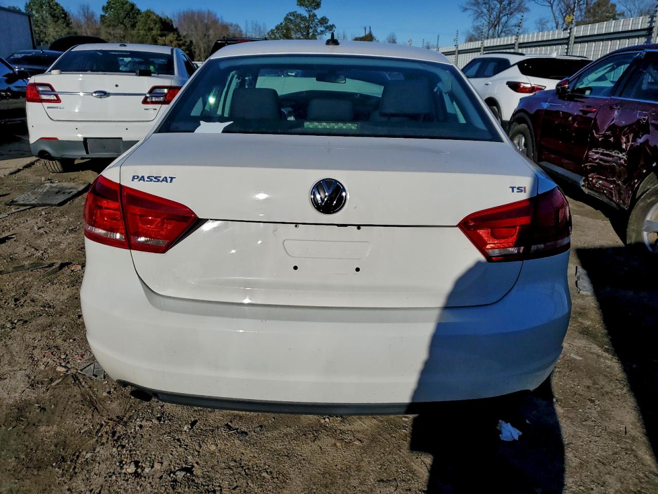 2015 VOLKSWAGEN PASSAT S photo 6