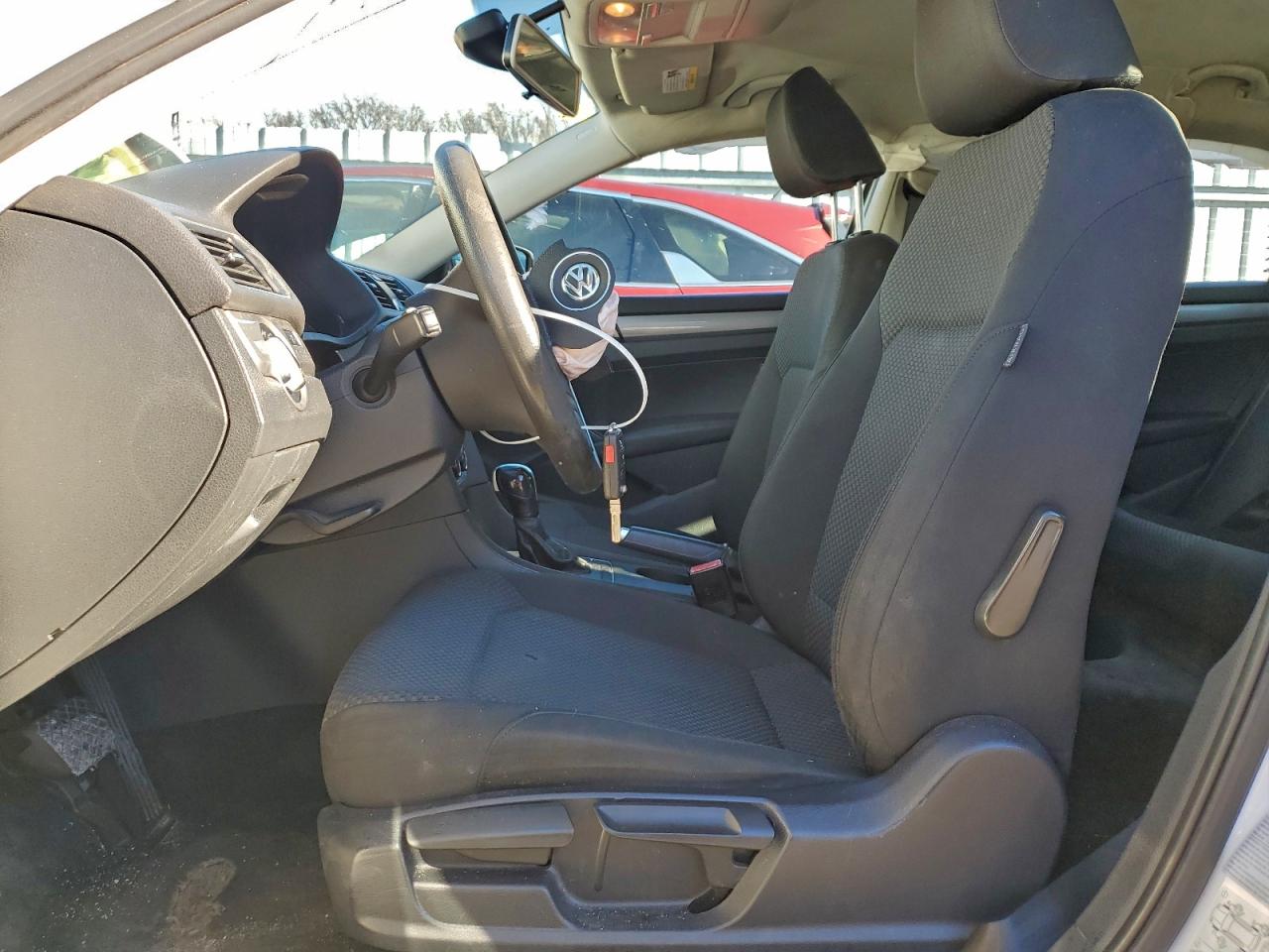 2015 VOLKSWAGEN PASSAT S photo 7
