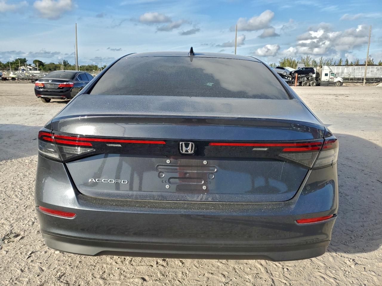 2025 HONDA ACCORD LX photo 6