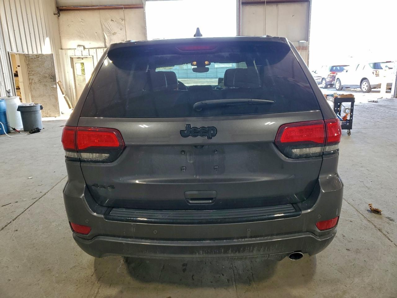 2018 JEEP GRAND CHEROKEE LAREDO photo 11