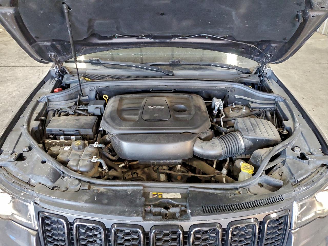 2018 JEEP GRAND CHEROKEE LAREDO photo 23