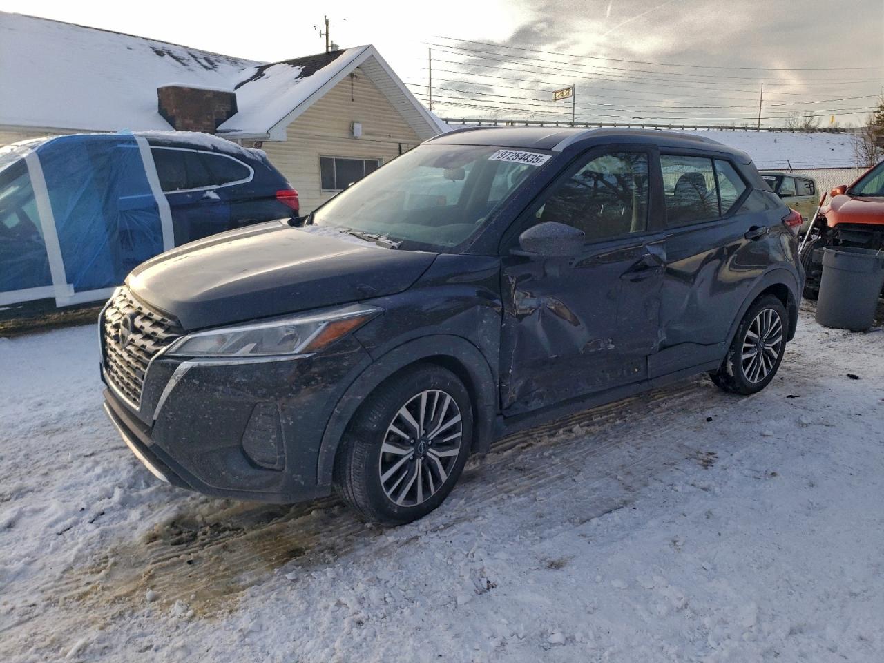 2023 NISSAN KICKS