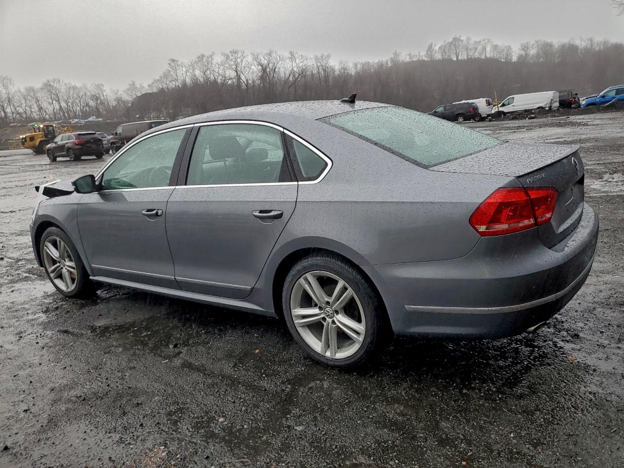 2015 VOLKSWAGEN PASSAT SEL photo 2