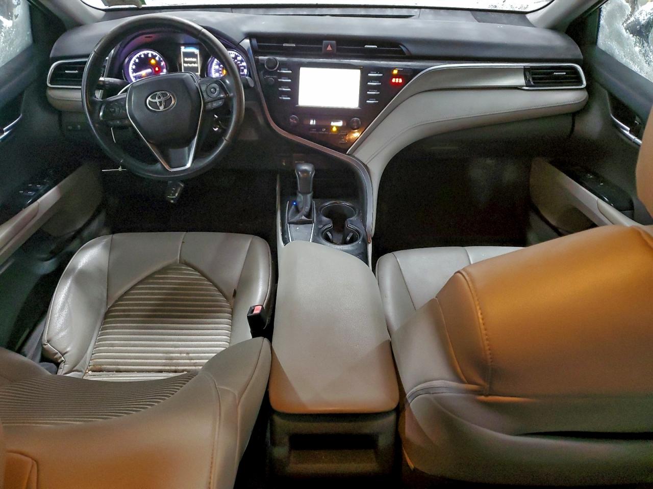 2018 TOYOTA CAMRY L photo 8