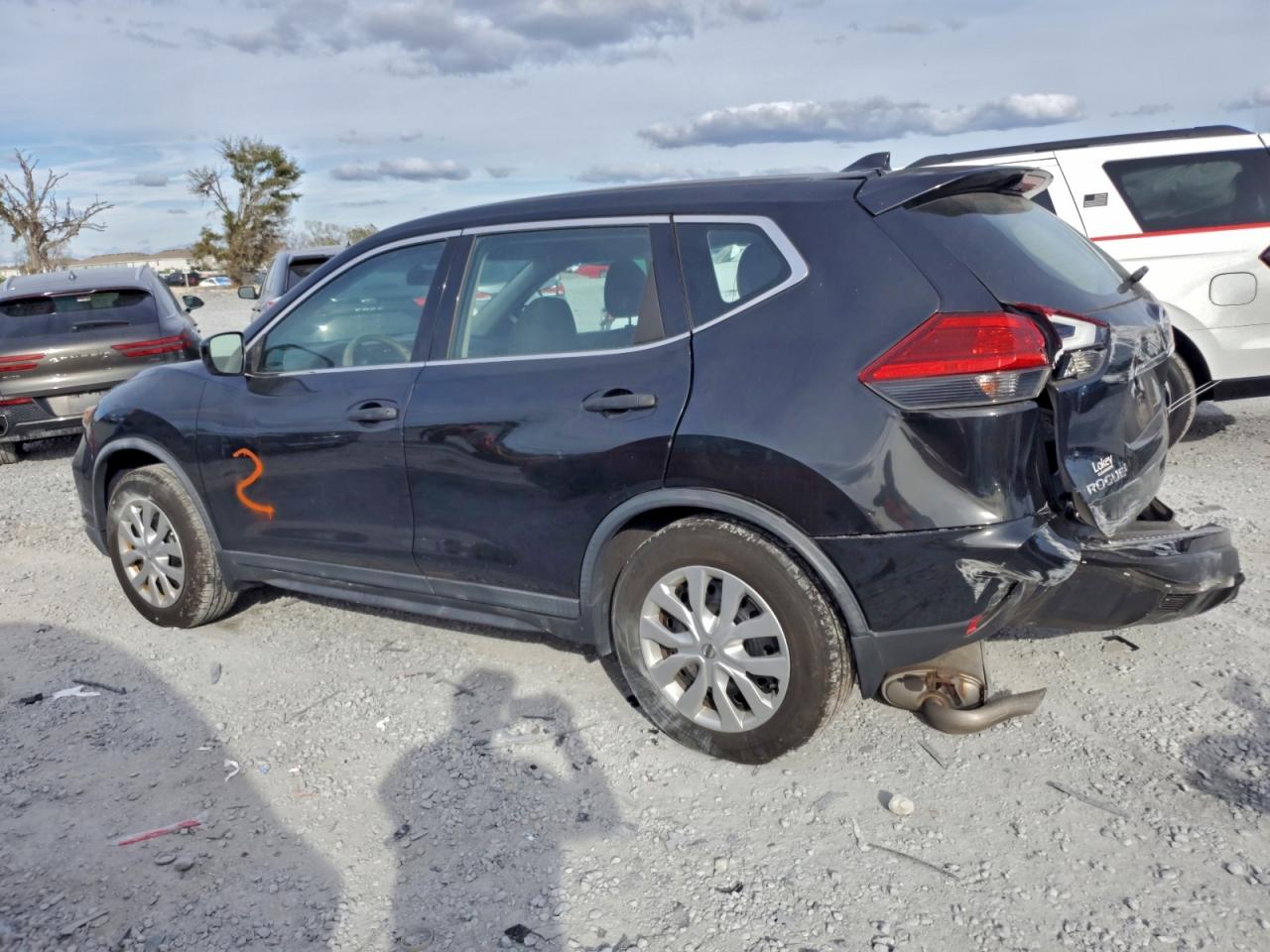 2017 NISSAN ROGUE S photo 2