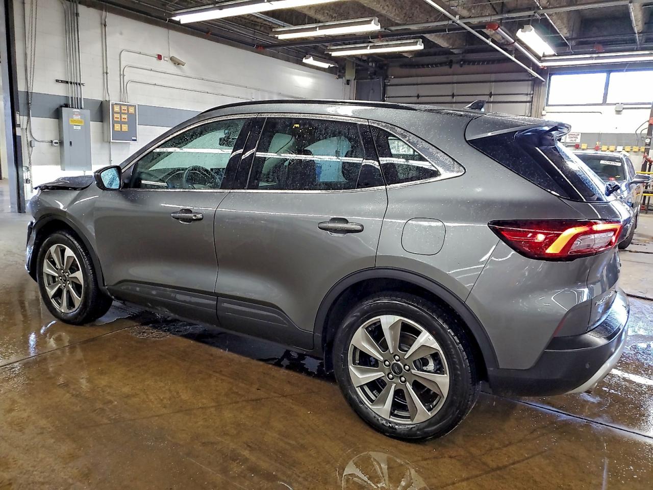 2025 FORD ESCAPE PLATINUM photo 4