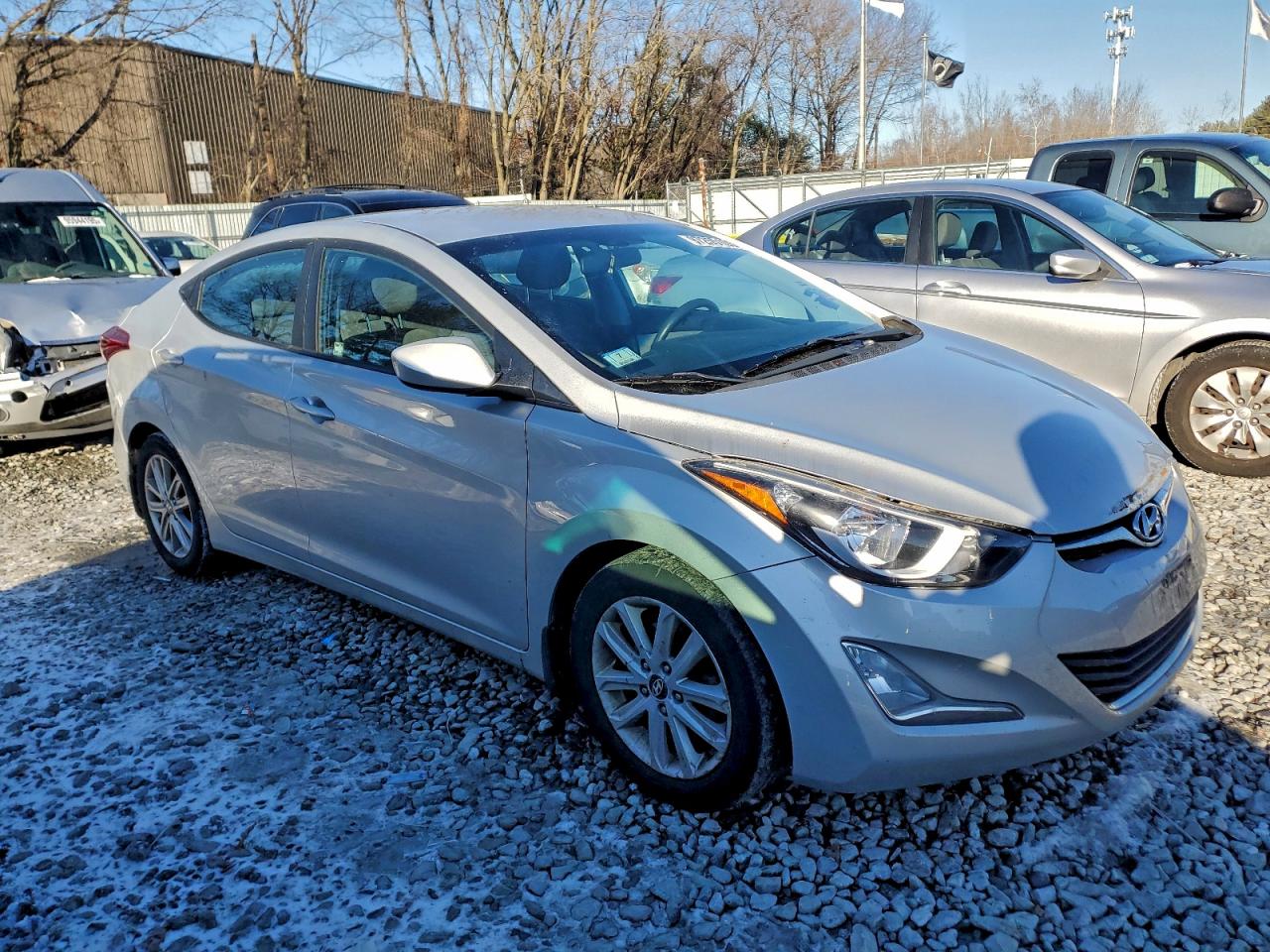 2015 HYUNDAI ELANTRA SE photo 4