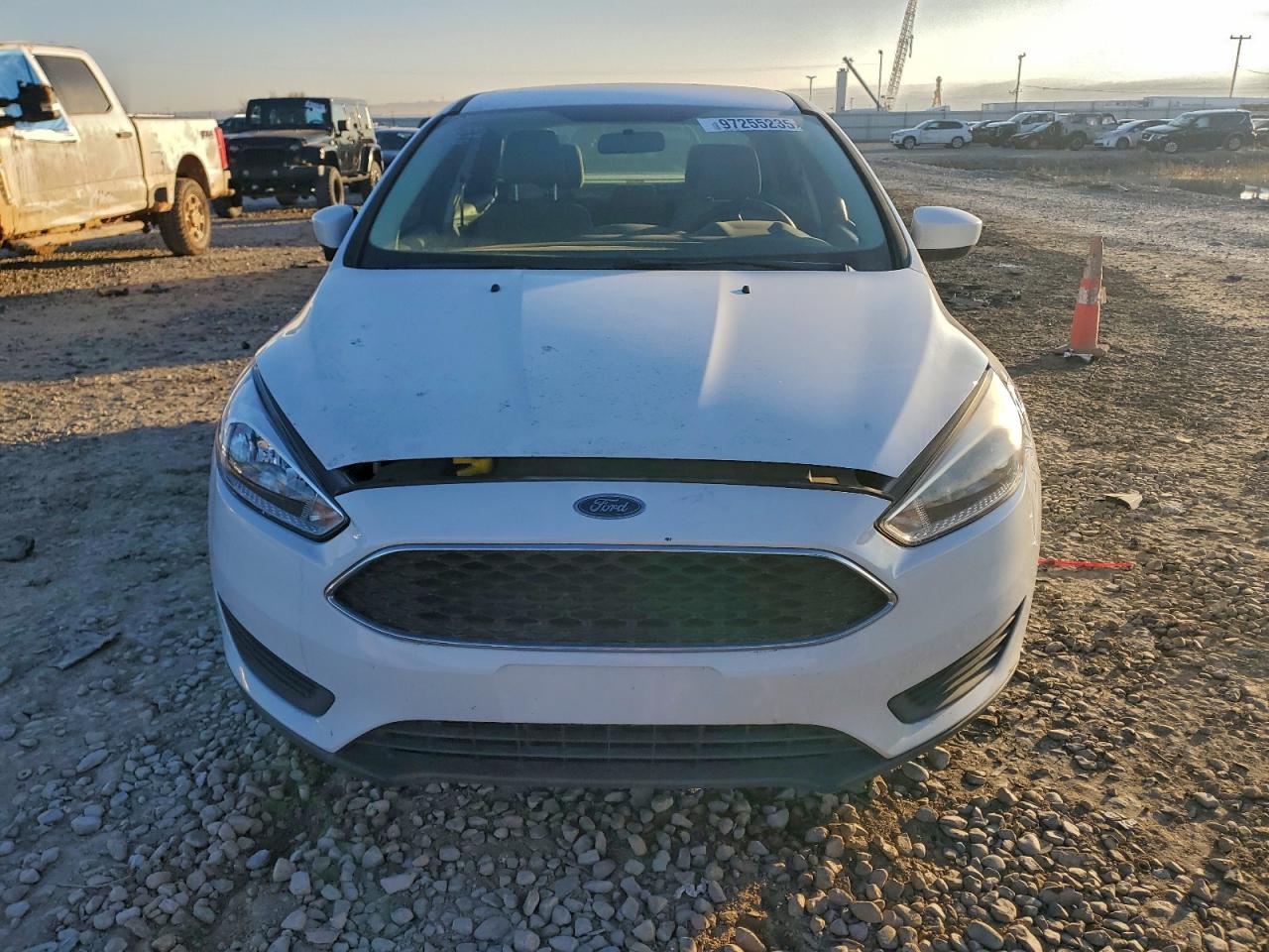 2018 FORD FOCUS SE photo 9