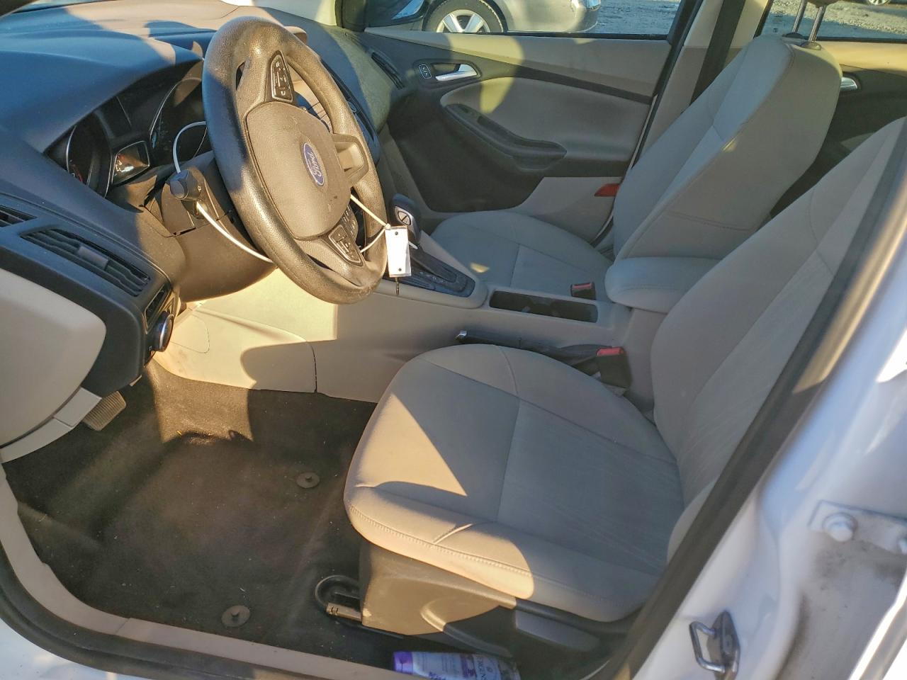 2018 FORD FOCUS SE photo 13