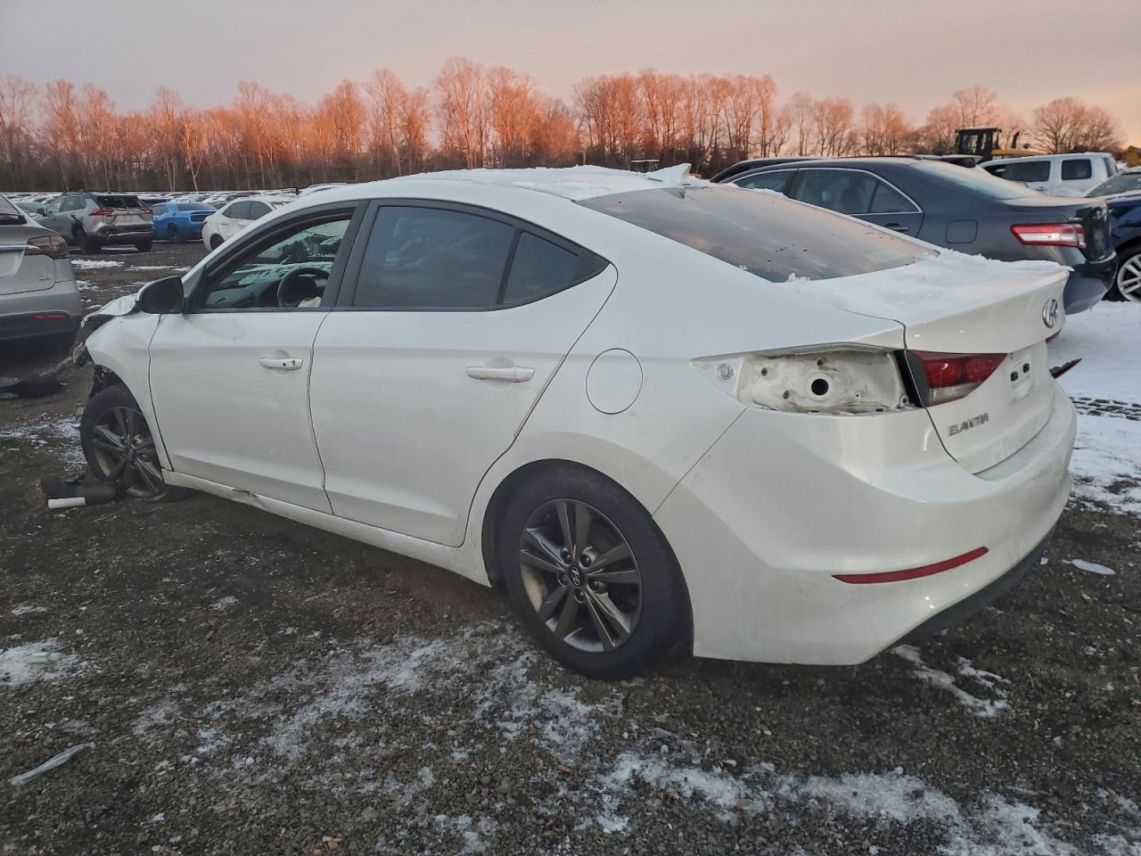2017 HYUNDAI ELANTRA SE photo 3