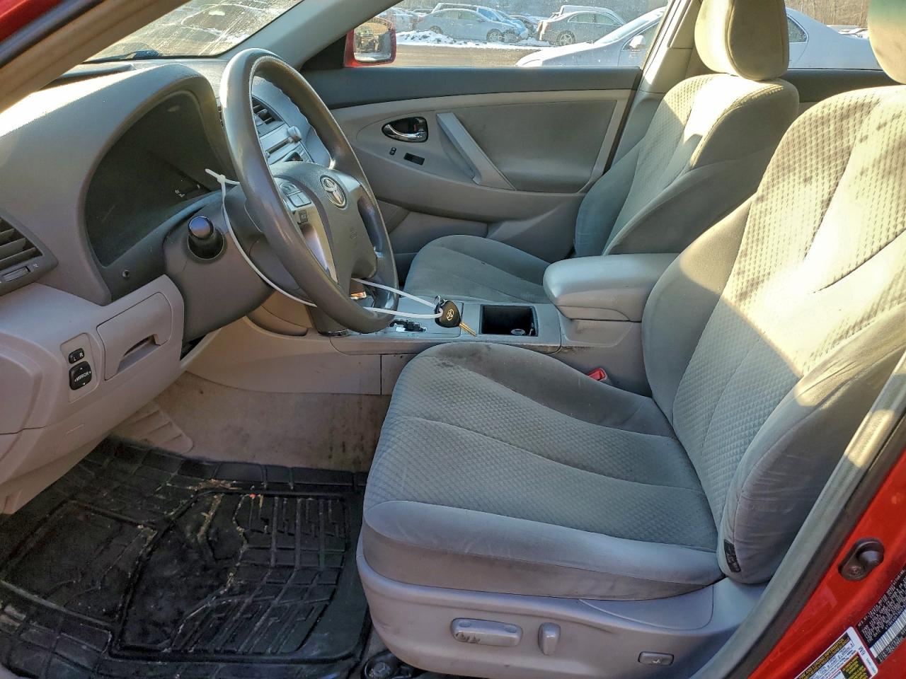 2009 TOYOTA CAMRY SE photo 13