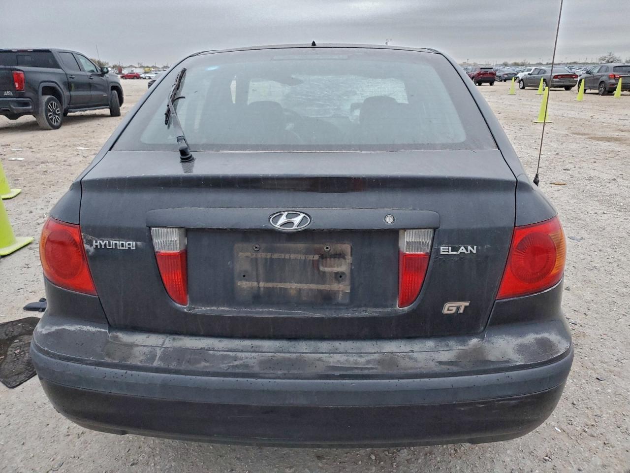 2002 HYUNDAI ELANTRA GLS photo 6