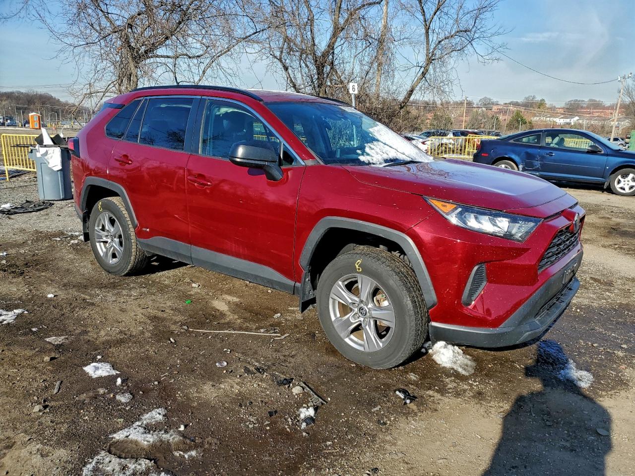 2022 TOYOTA RAV4 LE photo 4