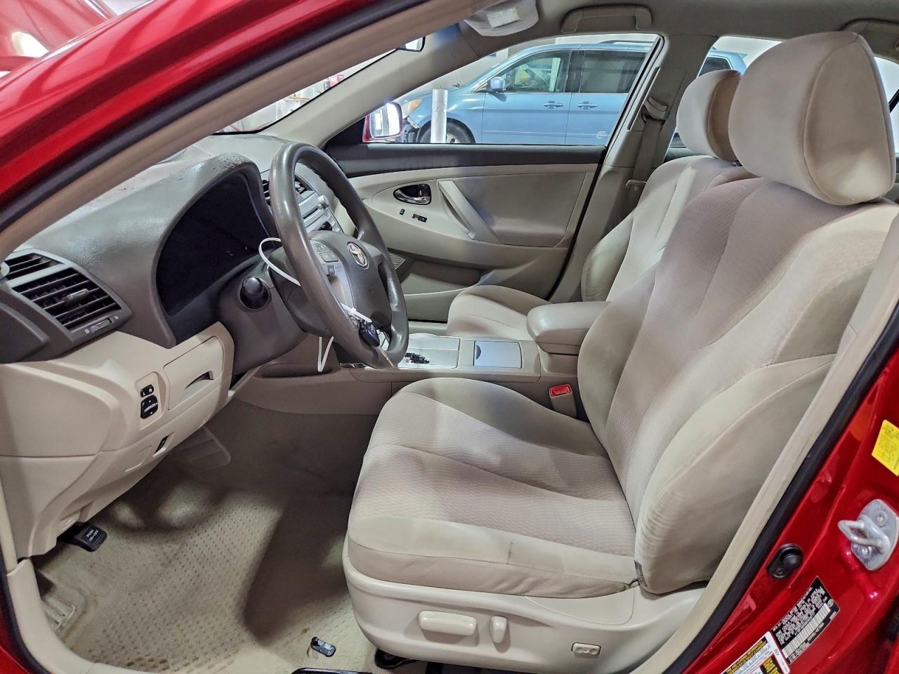 2011 TOYOTA CAMRY BASE photo 19