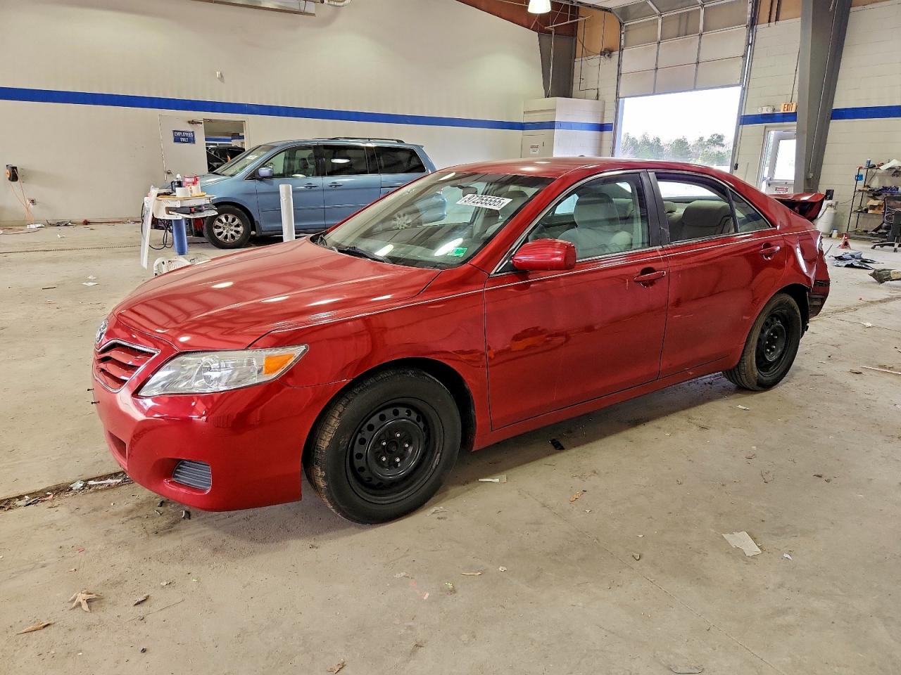 2011 TOYOTA CAMRY