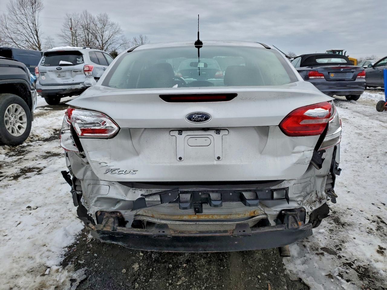 2018 FORD FOCUS S photo 6