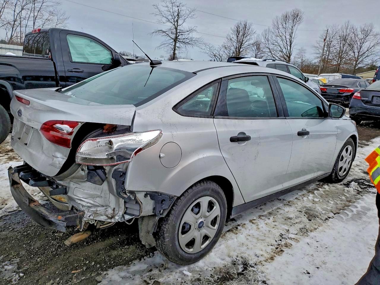 2018 FORD FOCUS S photo 3