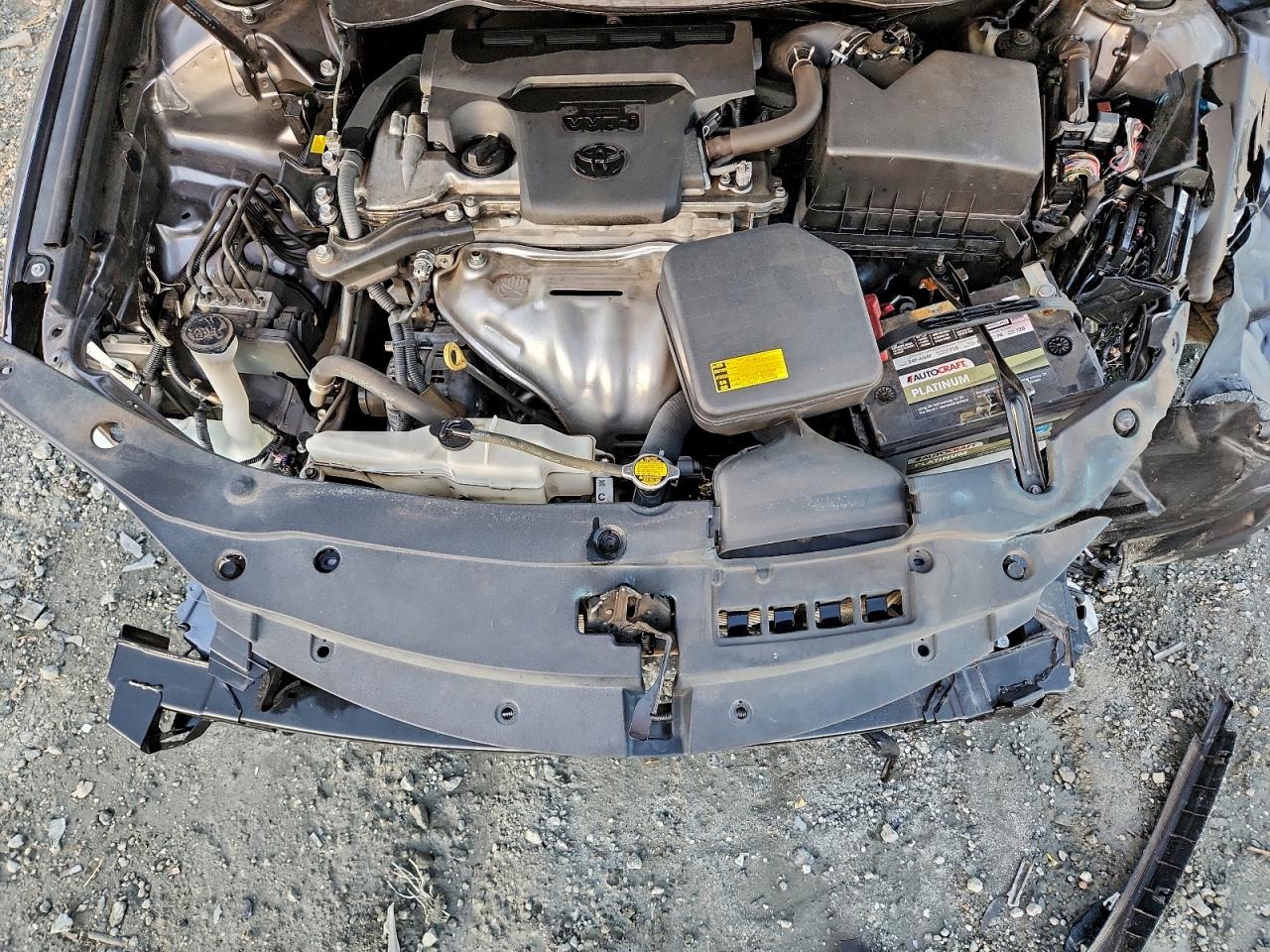 2015 TOYOTA CAMRY LE photo 21