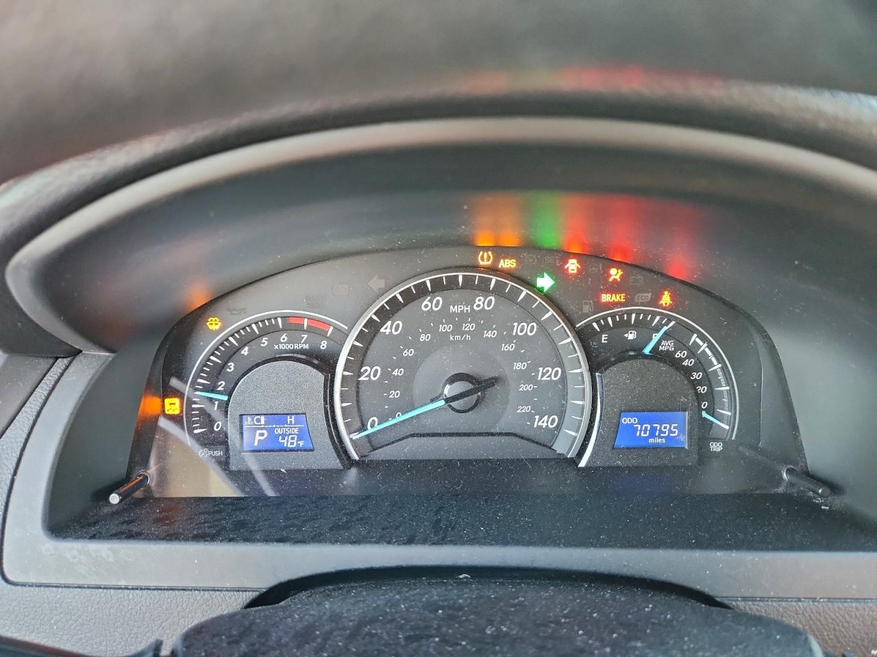 2015 TOYOTA CAMRY LE photo 17