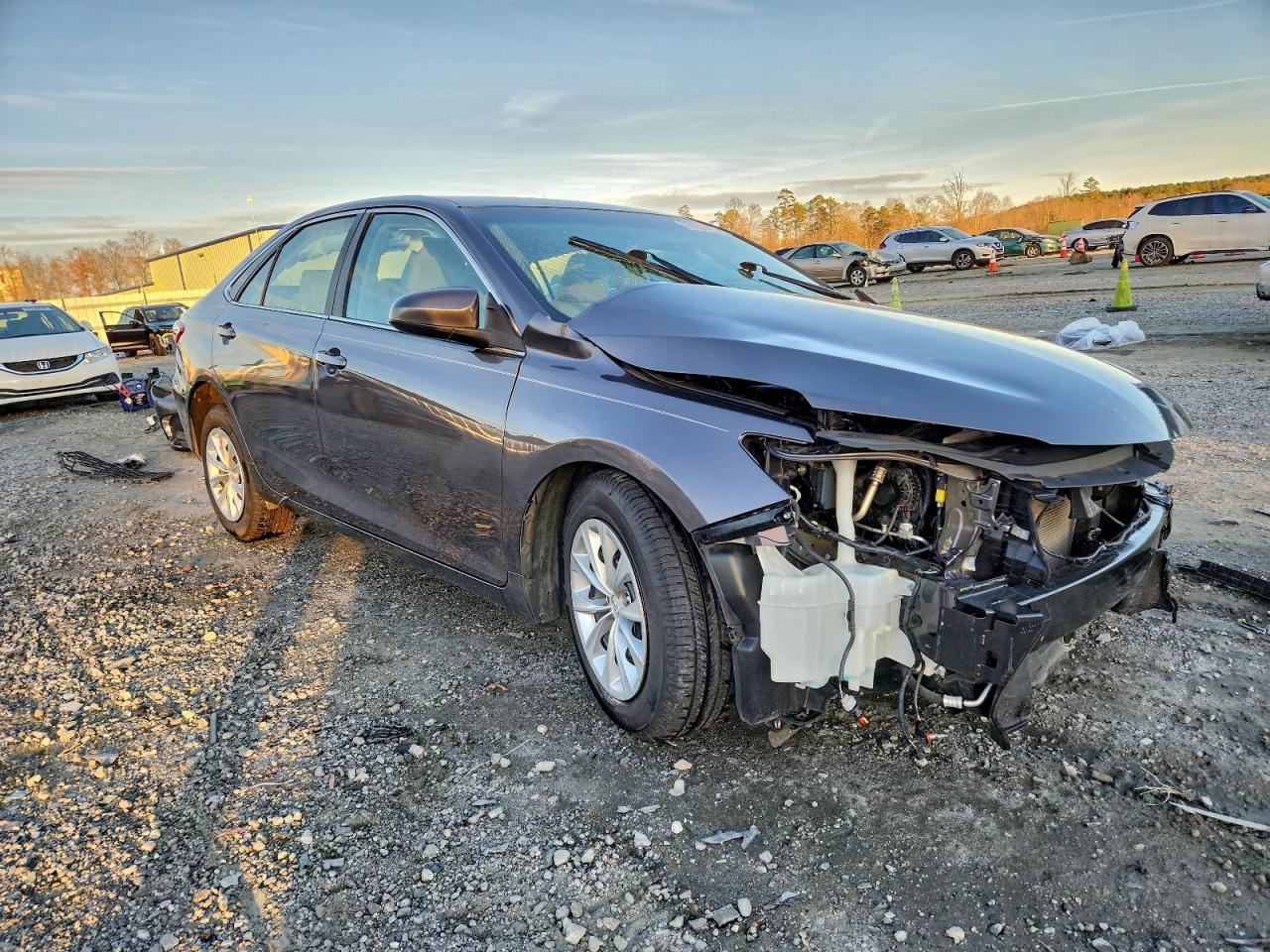 2015 TOYOTA CAMRY LE photo 7