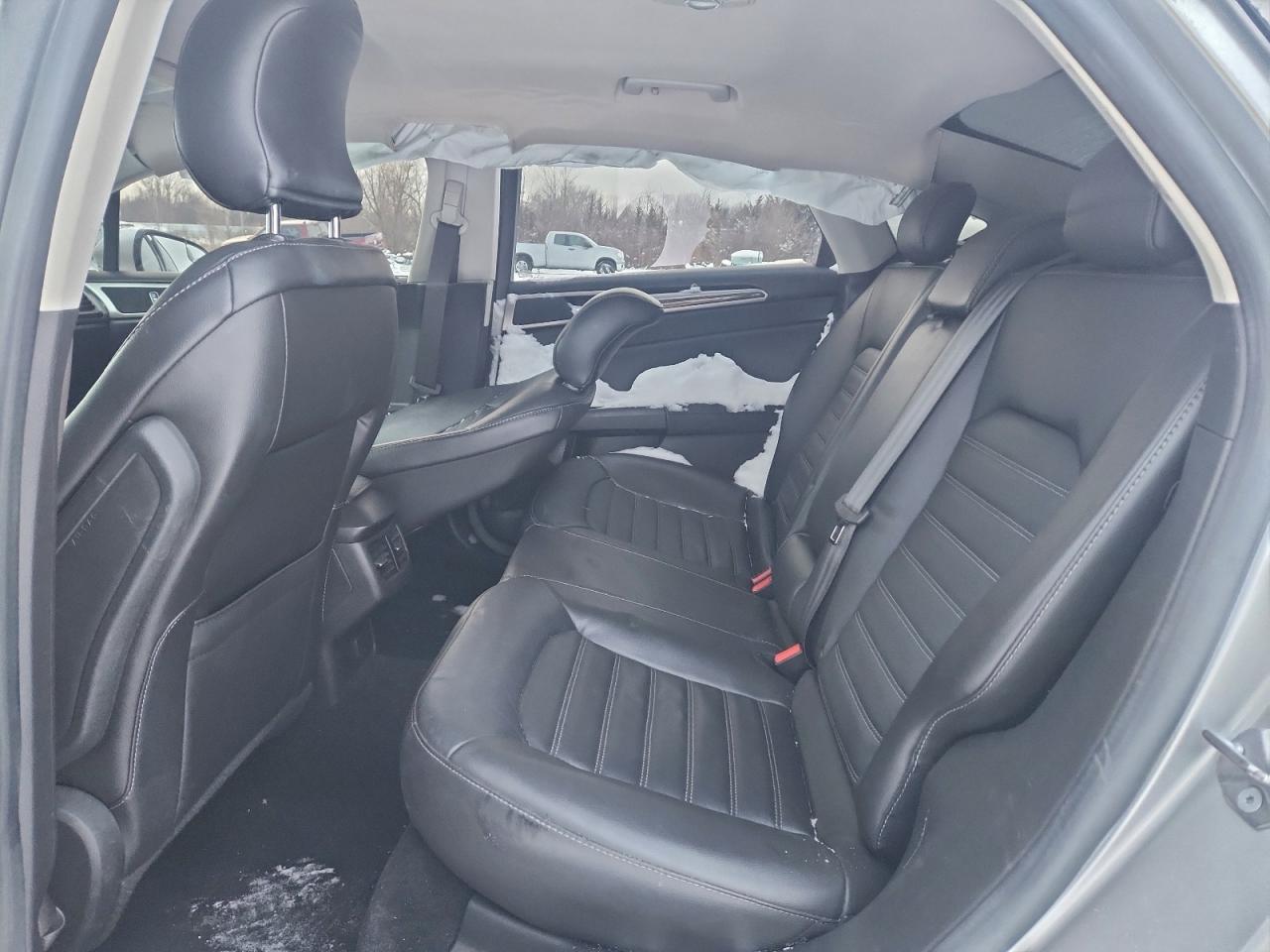 2016 FORD FUSION SE photo 19