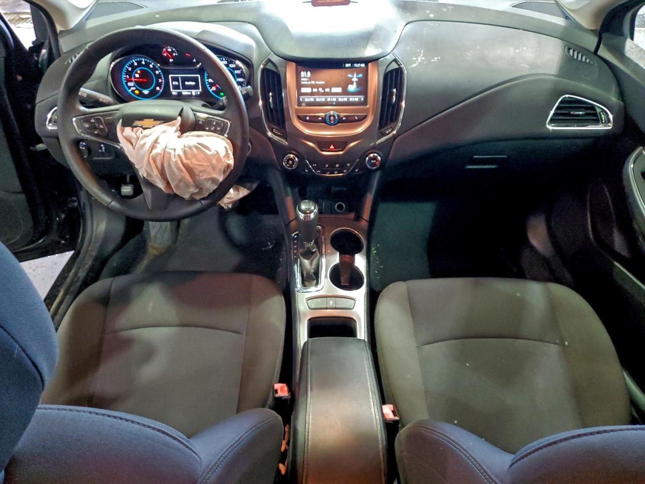 2017 CHEVROLET CRUZE LT photo 8