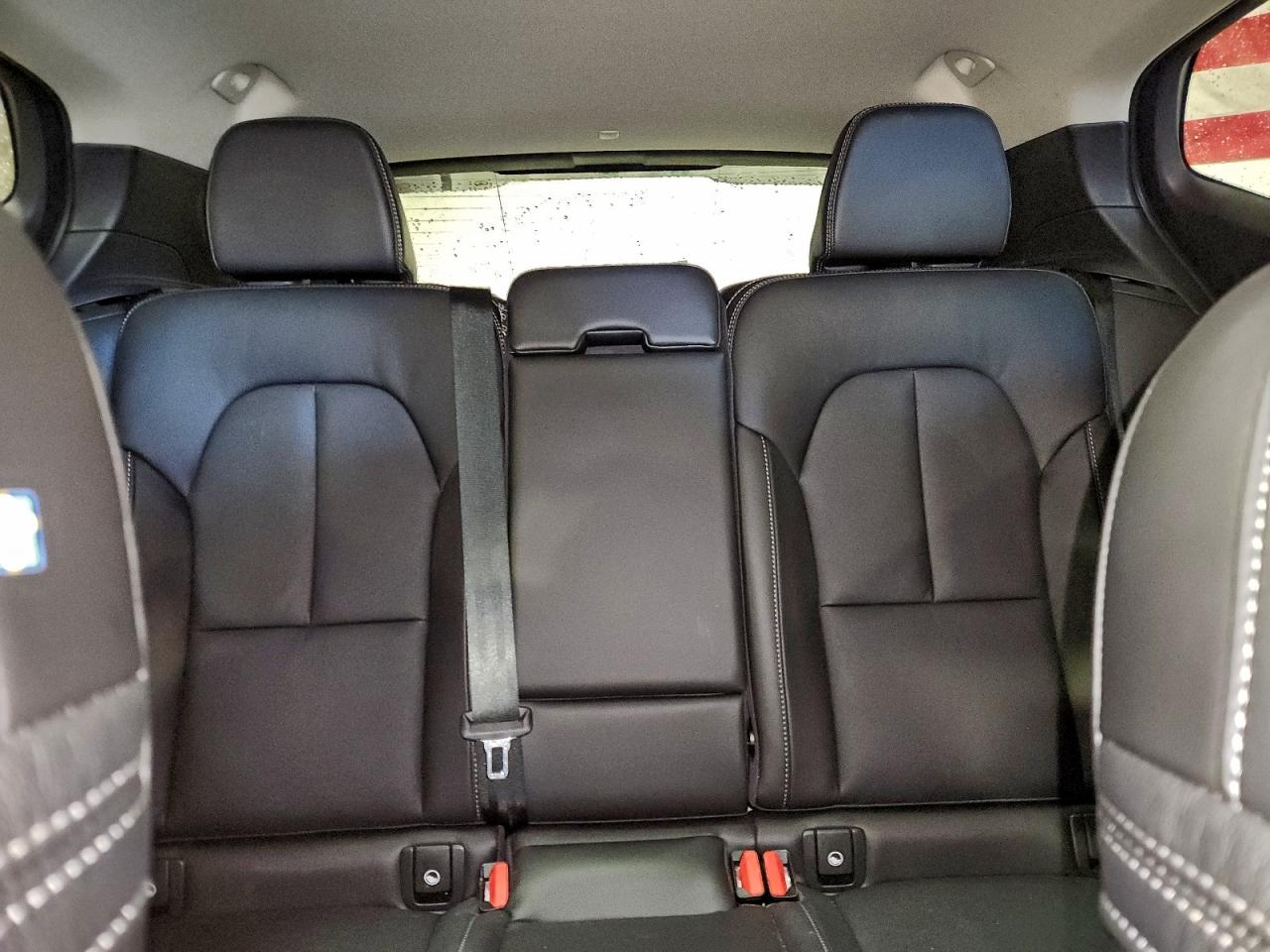 2023 VOLVO XC40 ULTIMATE photo 10