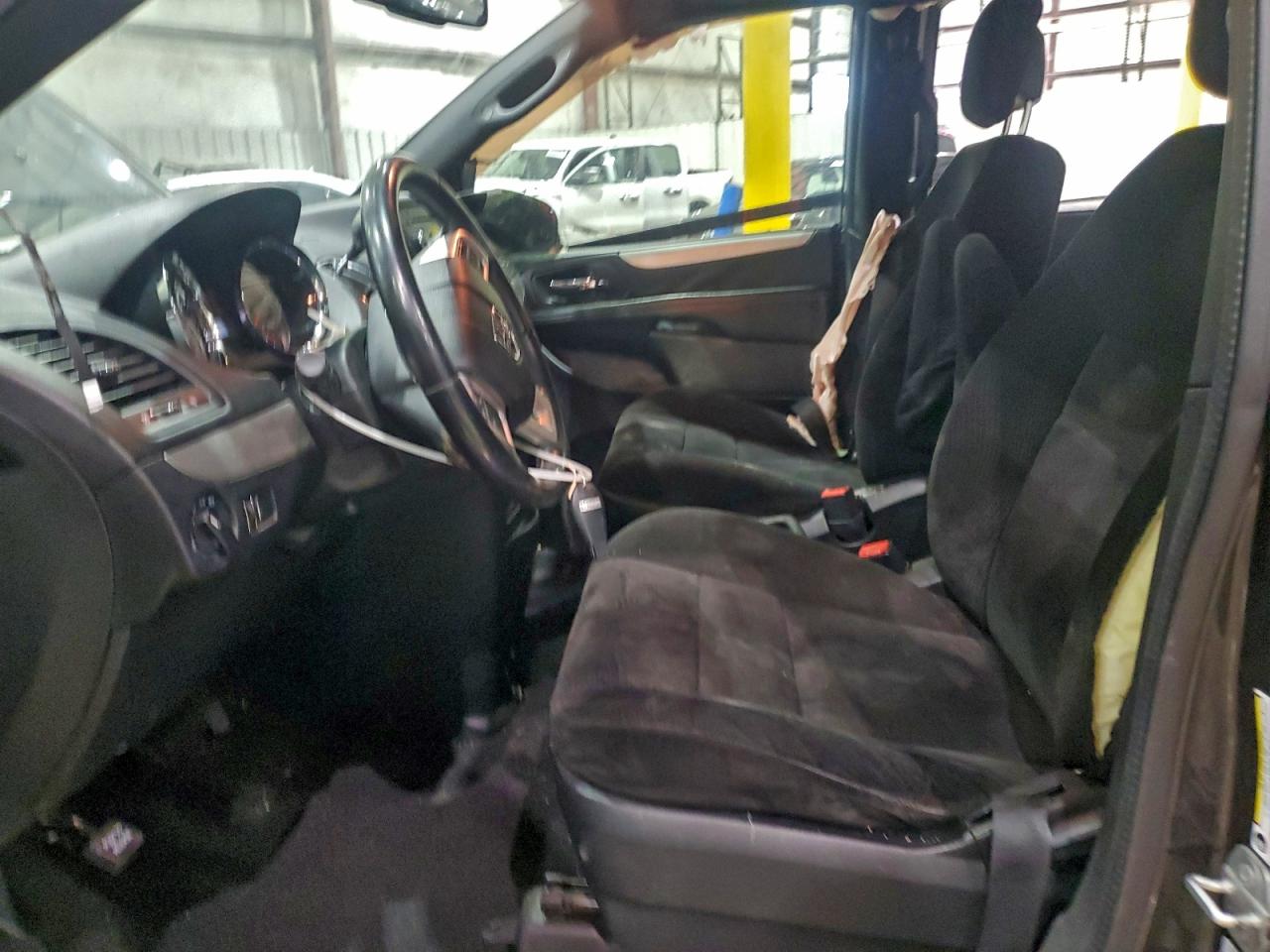 2015 DODGE GRAND CARAVAN SE photo 13