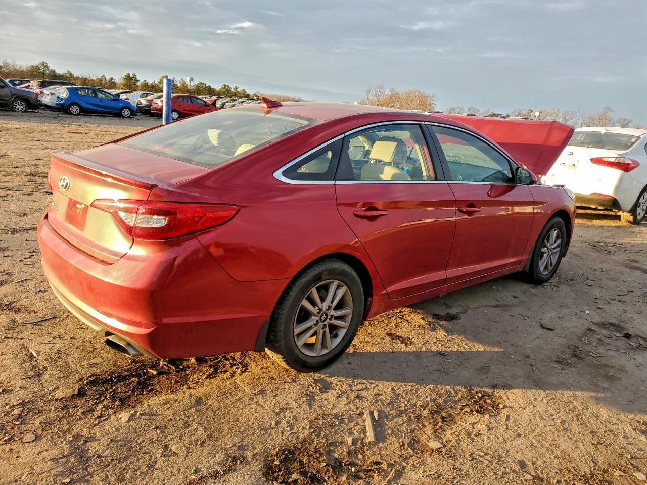 2017 HYUNDAI SONATA SE photo 5