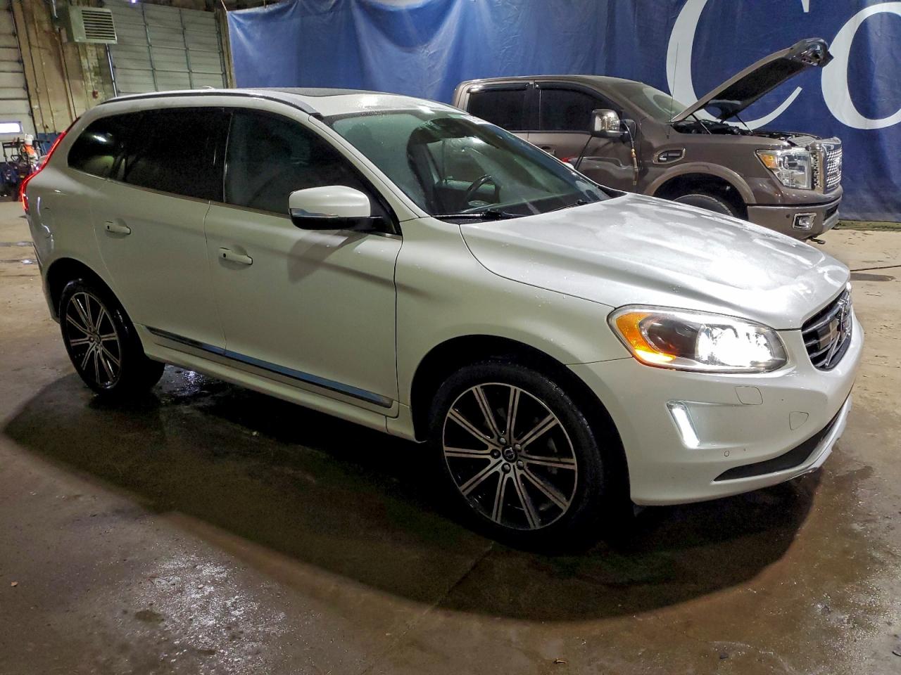 2016 VOLVO XC60 T5 PLATINUM photo 10